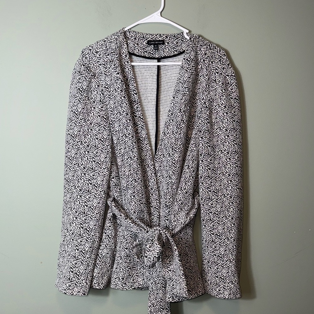 Lane Bryant Women’s Black and White Textured Blazer With‎ Tie Button Closure 26